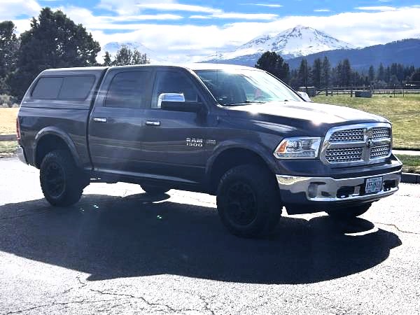 2017 RAM 1500 4X4 Crew Cab Laramie – One Owner