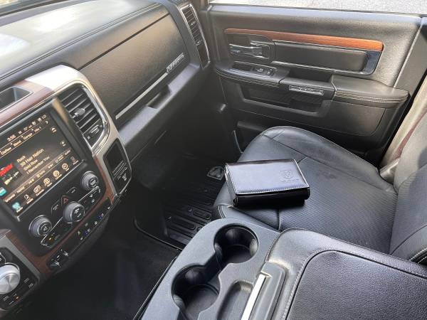 2017 RAM 1500 4X4 Crew Cab Laramie – One Owner