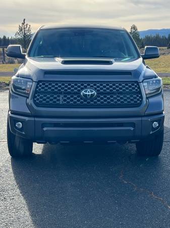 2021 Toyota Tundra 4X4 Crew Max