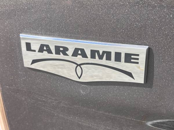 2017 RAM 1500 4X4 Crew Cab Laramie – One Owner