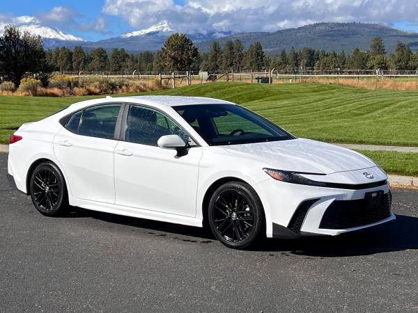 2025 TOYOTA CAMRY SE HYBRID