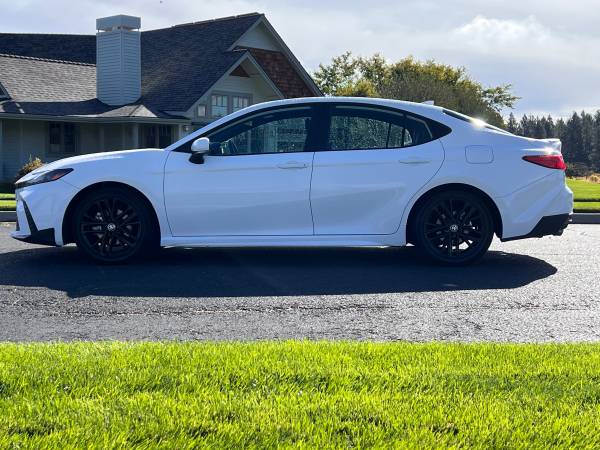 2025 TOYOTA CAMRY SE HYBRID
