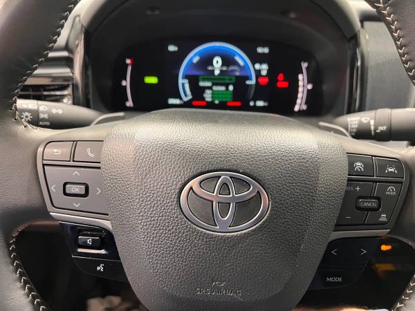 2025 TOYOTA CAMRY SE HYBRID