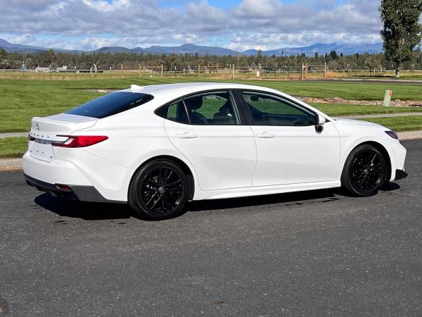 2025 TOYOTA CAMRY SE HYBRID